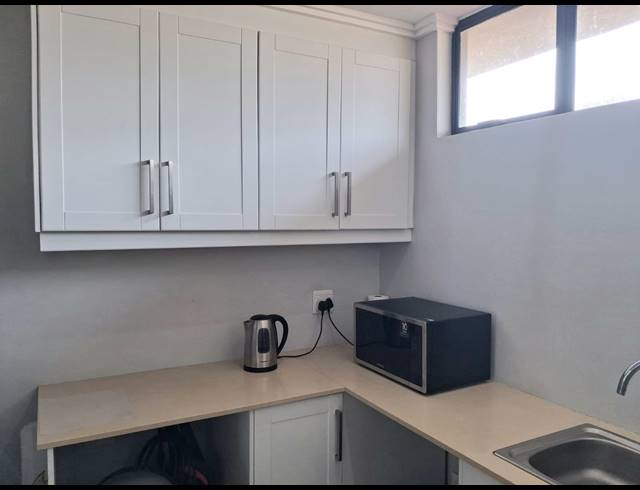 2 BEDROOM TOWNHOUSE FOR SALE IN PALM LAKES ESTATE